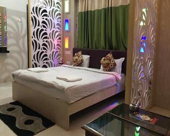 Ornate Resort - Deoghar - Habitación