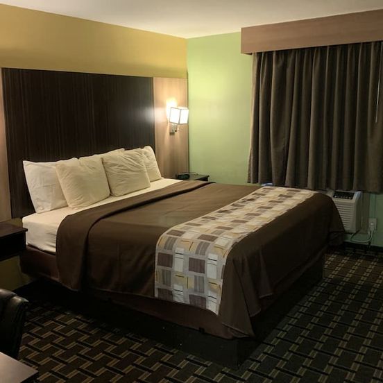 Bedroom view of University Manor Inn