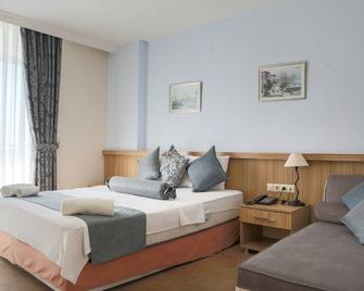 Ponz Hotel - Kusadasi - Soveværelse