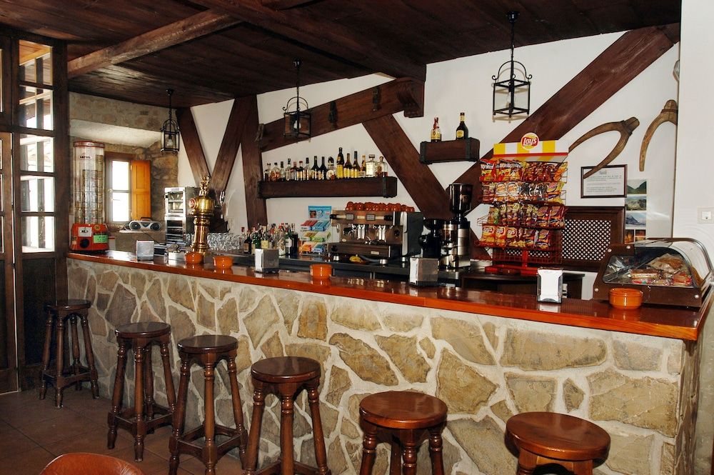 Tugasa Hotel y Apartamentos rurales La Posada - Villaluenga del Rosario - Bar
