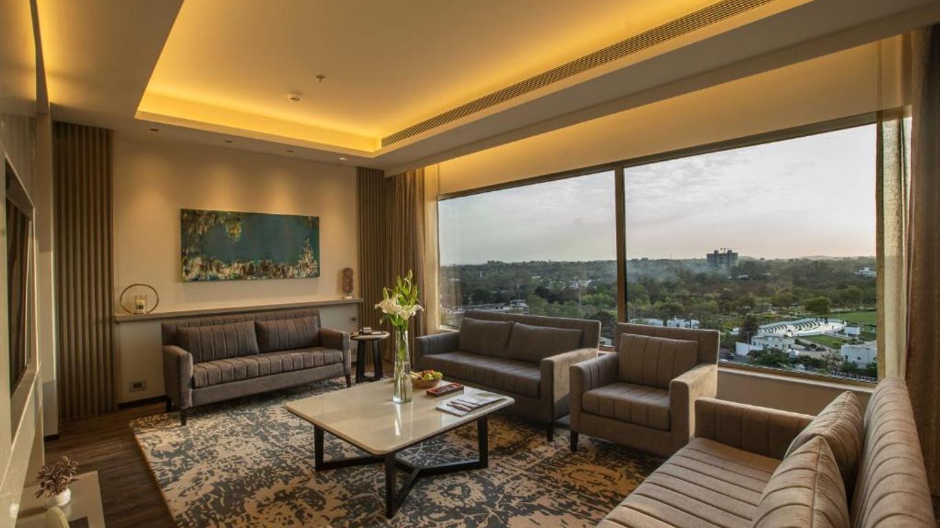 Courtyard by Marriott Bhopal