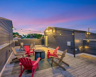 Rooftop Deck Grill Ping Pong Near Downtown Nashville - Nashville - Varanda