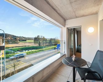Hine Adon Avenches A2 Hotel Aparthotel with Tea room - Self Checkin - Avenches - Balkon