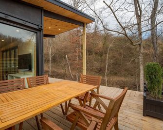 Shipping Container at Double Nickel Farm - Hurricane - Balcony