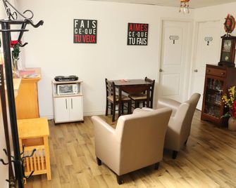 3 Casa Linda - Princeville Guest House - Princeville - Sala de estar