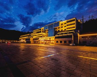 Chengde Banshan Shengshi Hotel (Sengguanfeng Scenic Area Branch) - Chengde - Gebäude