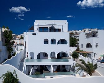 Irene City Villas - Fira - Edificio