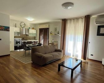 Tiburtina 296 - Pescara - Pokój dzienny