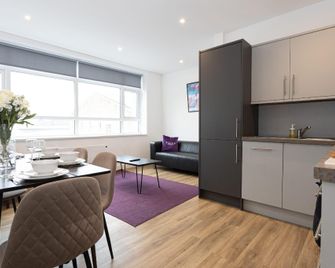 Stylish Apartment in Central MCR by Pillo Rooms - Manchester - Bedroom