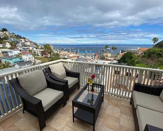 Catalina Two Bedroom View Home - Avalon - Balcon