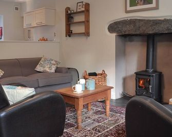 2 bedroom accommodation in Low Wood, near Ulverston - Ulverston - Living room