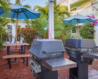 Resort Sixty-Six - Holmes Beach - Patio