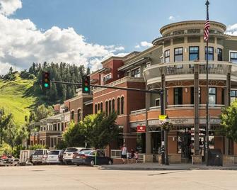 Howelsen Place A301 | Perfect Central Location | Great Shopping & Restaurants Below - Steamboat Springs - Building