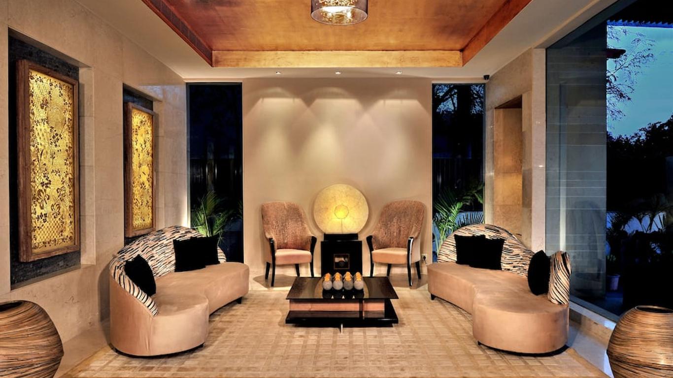 Udman Hotel Panchshila Park