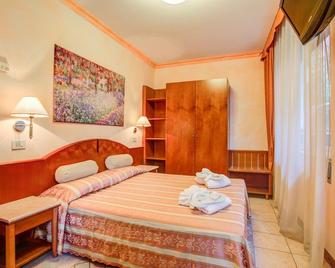 Hotel Rosalba - Valentini Family Village - Bellaria-Igea Marina - Slaapkamer