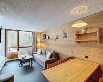 Appartement cosy 4 pers à Reberty 1850, balcon plein soleil, accès pistes, cuisine équipée - FR-1-178-399 - Les Ménuires - Living room