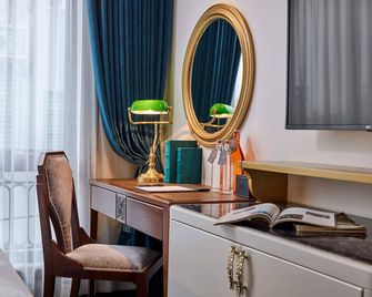 Peridot Grand Luxury Boutique Hotel - Hanoi - Room amenity