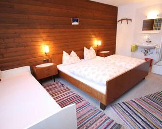 Spacious Apartment Near Ski Area In Salzburg - Dienten am Hochkonig - Schlafzimmer