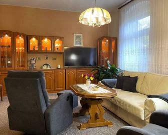 Alte Schule Spremberg-heinrichsfeld - Spremberg - Huiskamer