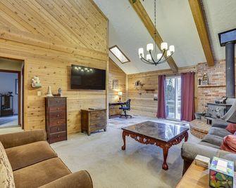 Pet-Friendly Boise Getaway 2 Mi to Downtown! - Boise - Salon