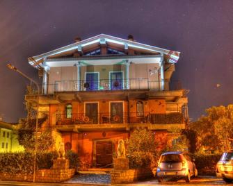 Guest House Qui Dormì L'Etrusco - Canino - Edificio