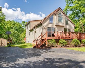 Cozy & Comfortable Water-view Home in Saugerties - Saugerties - Clădire