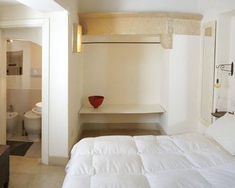 Baroque Vaulted Suite With Terrace. - Lecce - Schlafzimmer