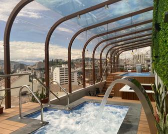 Mercure Alameda Quito - Quito - Alberca