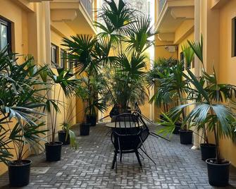 2Rcondo balcony Surrounded by history with Modern Amenities - بنما سيتي (بنما) - شرفة مرصوفة