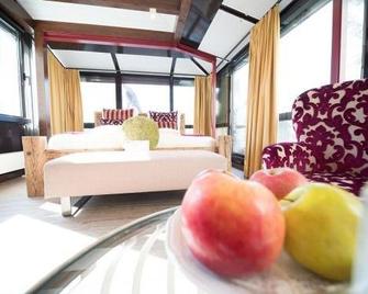 Hotel Restaurant Krehl's Linde - Stuttgart - Bedroom