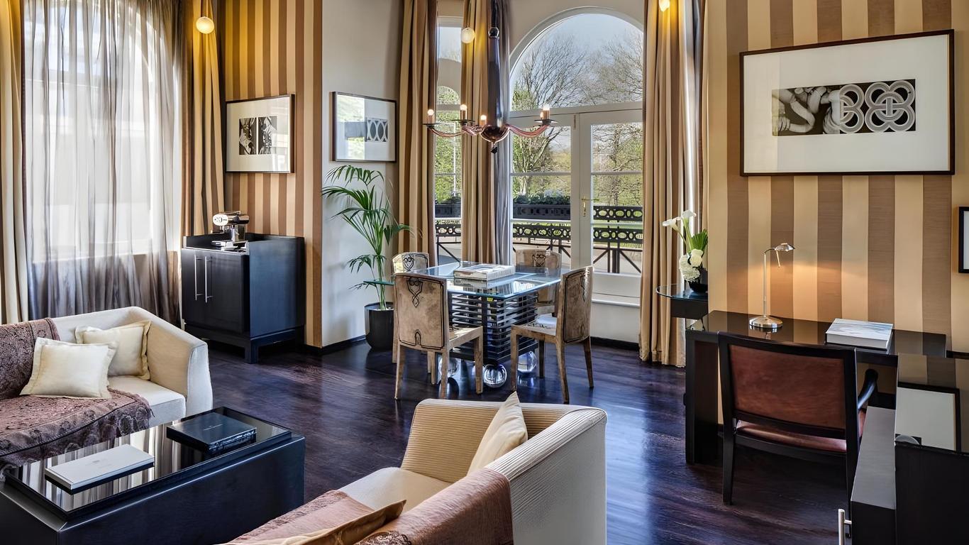 60 Hyde Park Gate Hotel