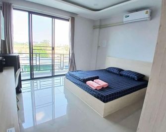 หลังมอรีสอร์ท - บ้านองครักษ์ - ห้องนอน