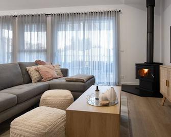 18 Albert House - Trentham - Living room