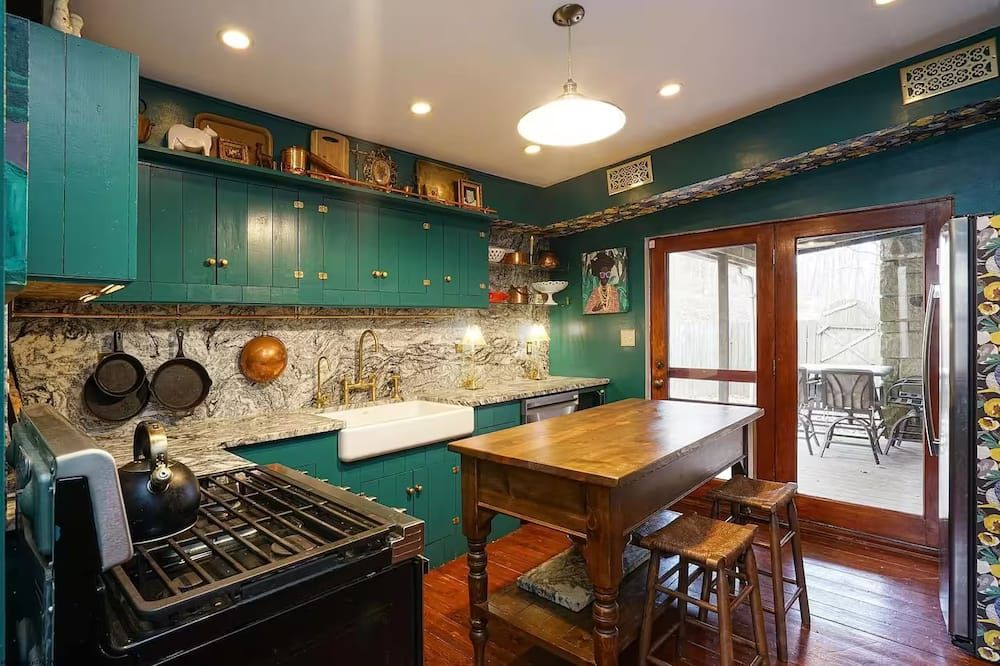 Authentic log cabin on 45acres. Hunters, nature lovers & serenity seekers!
