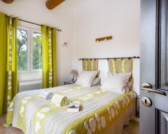 Gite Les Aiguillans - Mérindol-les-Oliviers - Habitación