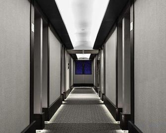 Max Plaza Hotel - Marília - Pasillo