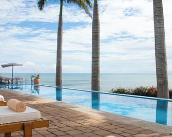 Jama Campay - Homes Resort & Spa - Jama - Piscina
