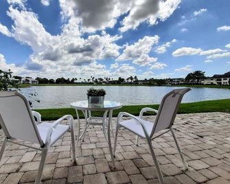 Stunning view Contemporary 2B/2B Condo Saddlebrook - Wesley Chapel - Binnenhof