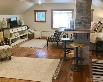Charm and Comfort in the Heart of Chewelah! - Chewelah - Sala de estar