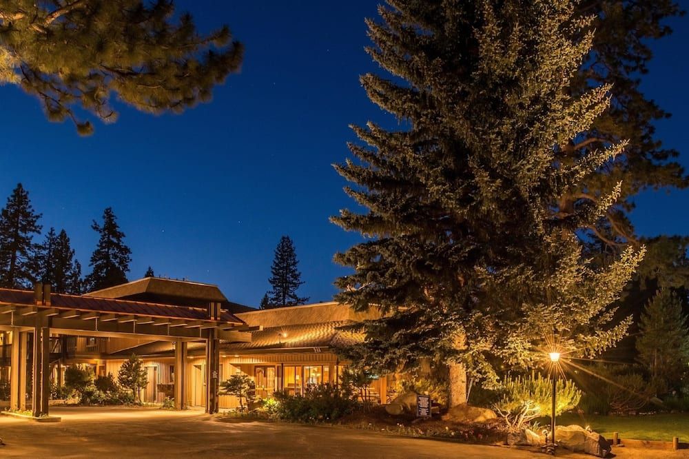 ستيشن هاوس إن - نير هيفينلي جوندولا - سوث ليك تاهو - مبنى