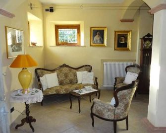 Bed and Breakfast La casa delle rondini - Staffolo - Sala de estar