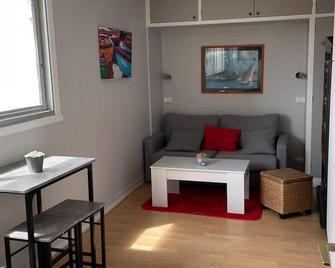 Studio avec parking 100 m départs pour les iles - Quiberon - Living room