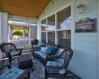 Whispering Waves Cottage - Ocean Shores