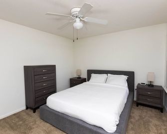 Corporate and Modern 2br suite I Pool I Parking - Hampton - Soveværelse