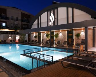 Juglans Suites - Fethiye - Piscine