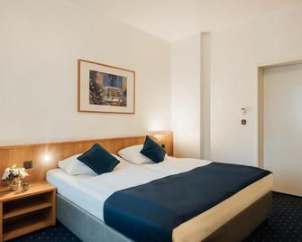 Hotel Commerz Hamburg - Hampuri - Makuuhuone