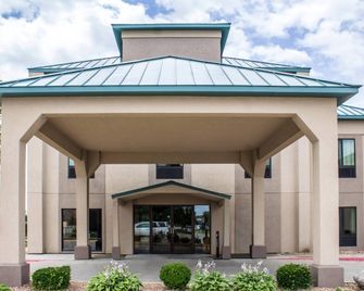 Econo Lodge Ankeny - Des Moines - Ankeny - Building