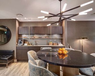 Town Inn Suites - Toronto - Ingresso