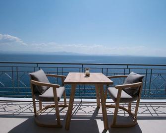 Infinity Hotel Gytheio - Gytheio - Балкон