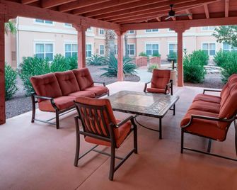 رزيدنس إن باي ماريوت توكسون إيربورت - توكسون - شرفة مرصوفة